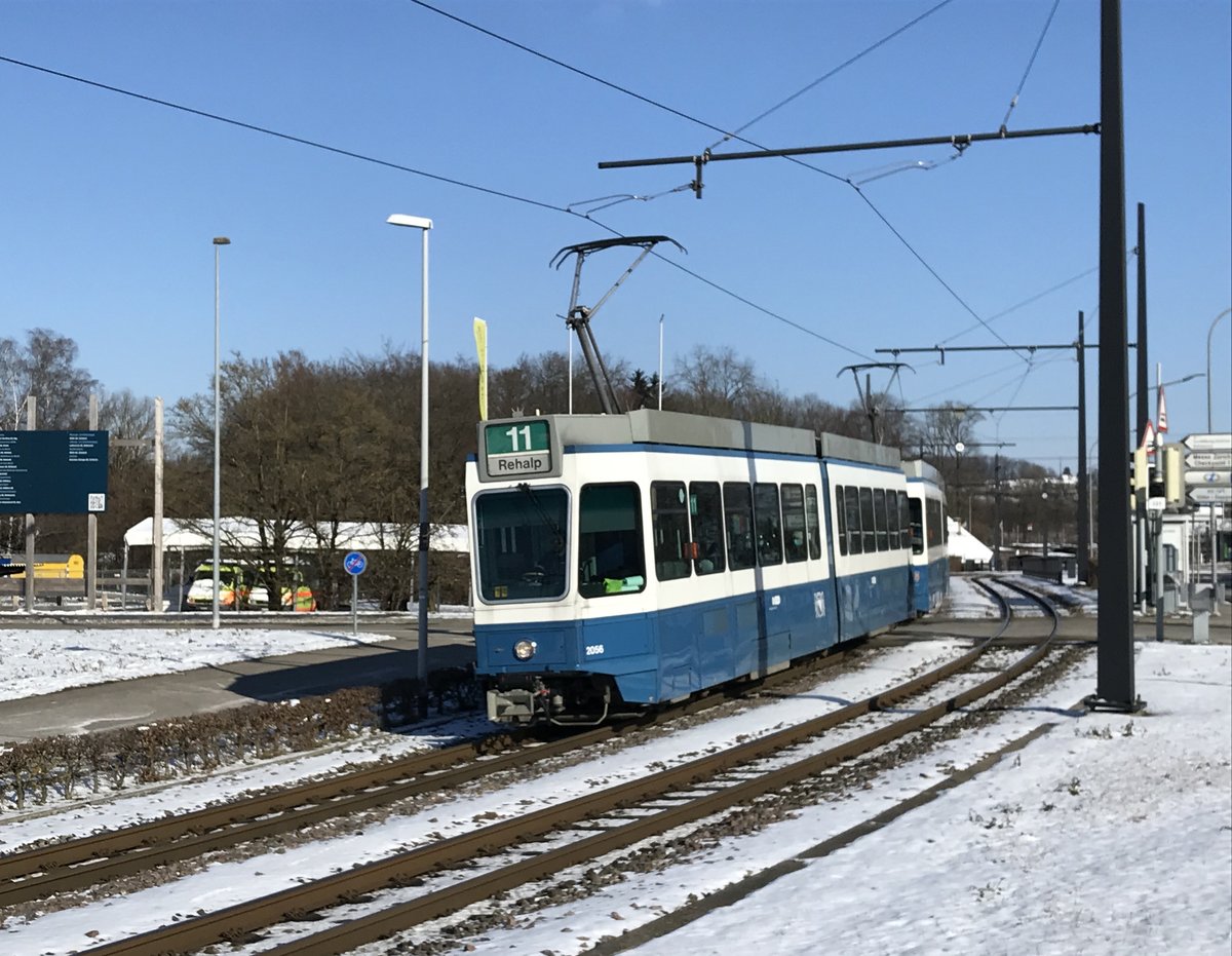 Linie 11 Wagennummer 2056 zwischen Auzelg und Fernsehstudio. Datum: 10. 2. 2021