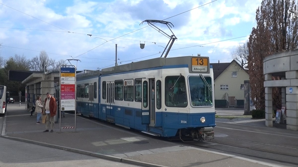 Linie 13 2034 an der Endhaltestelle Frankental. Datum: 23. 3. 2020