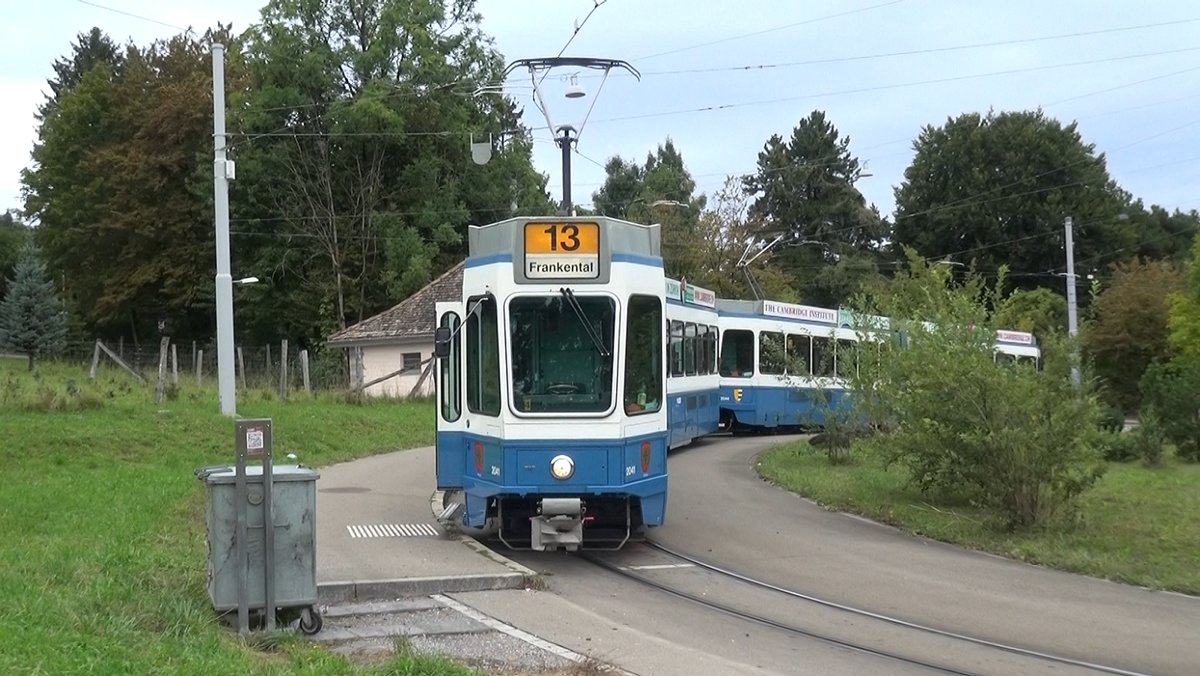 Linie 13 2041  Hottingen  an der Endhaltestelle Albisgütli. Datum: 14. 8. 2019