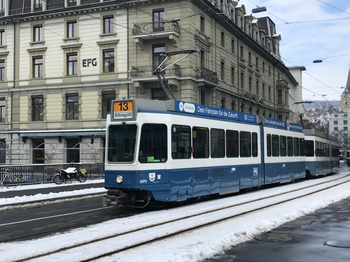 Linie 13 Wagennummer 2070  Aussersihl + Hard  zwischen Paradeplatz und Stockerstrasse. Datum: 10. 2. 2021
