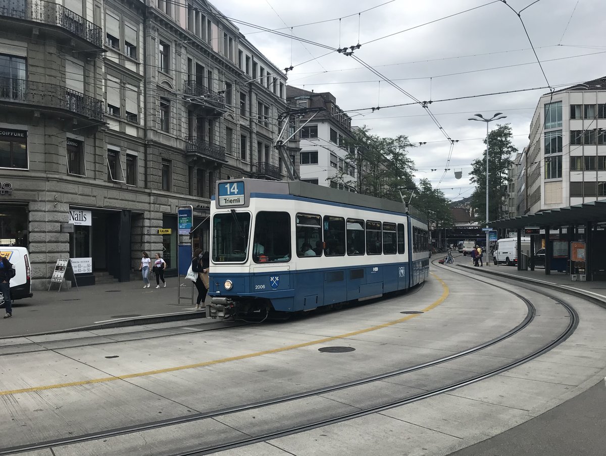 Linie 14 2006  Fluntern  am Löwenplatz. Datum: 1. 7. 2020