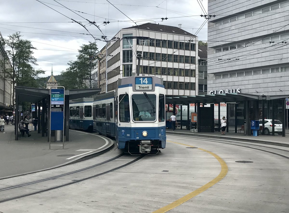 Linie 14 2006  Fluntern  am Löwenplatz. Datum: 1. 7. 2020