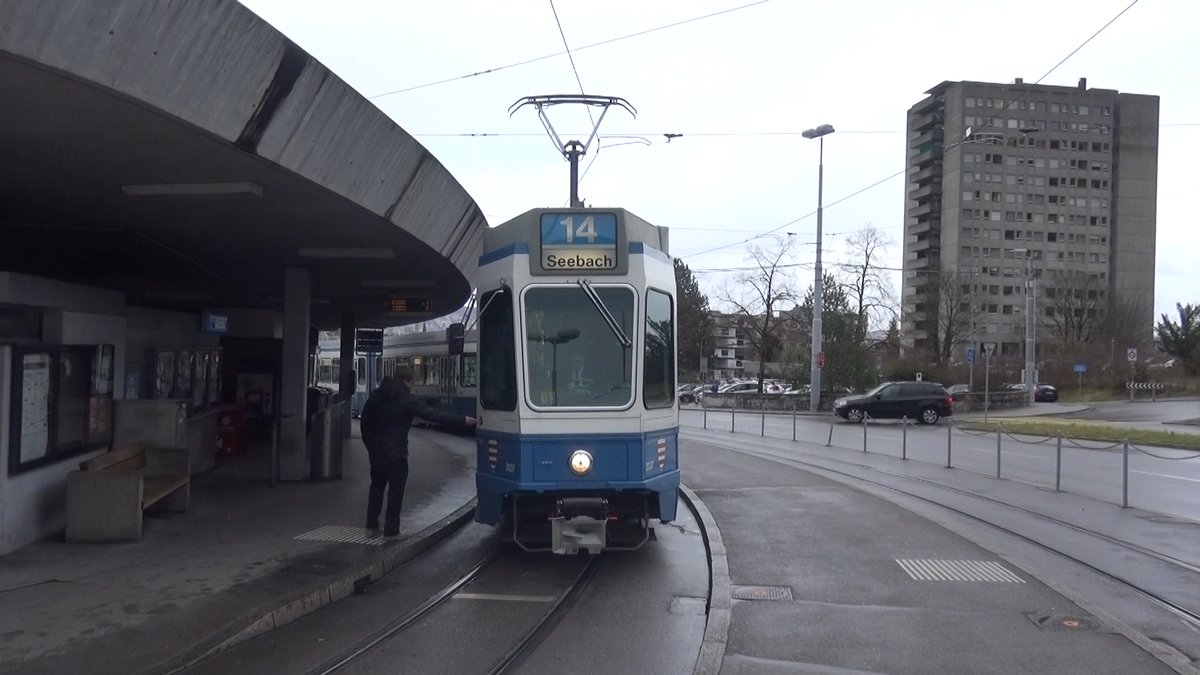 Linie 14 2007  Enge  an der Endhaltestelle Triemli. Datum: 15. 3. 2020