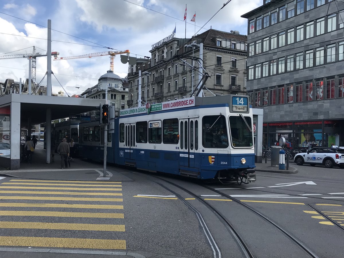 Linie 14 2044  Wollishofen  am Bahnhofplatz. Datum: 5. 6. 2020