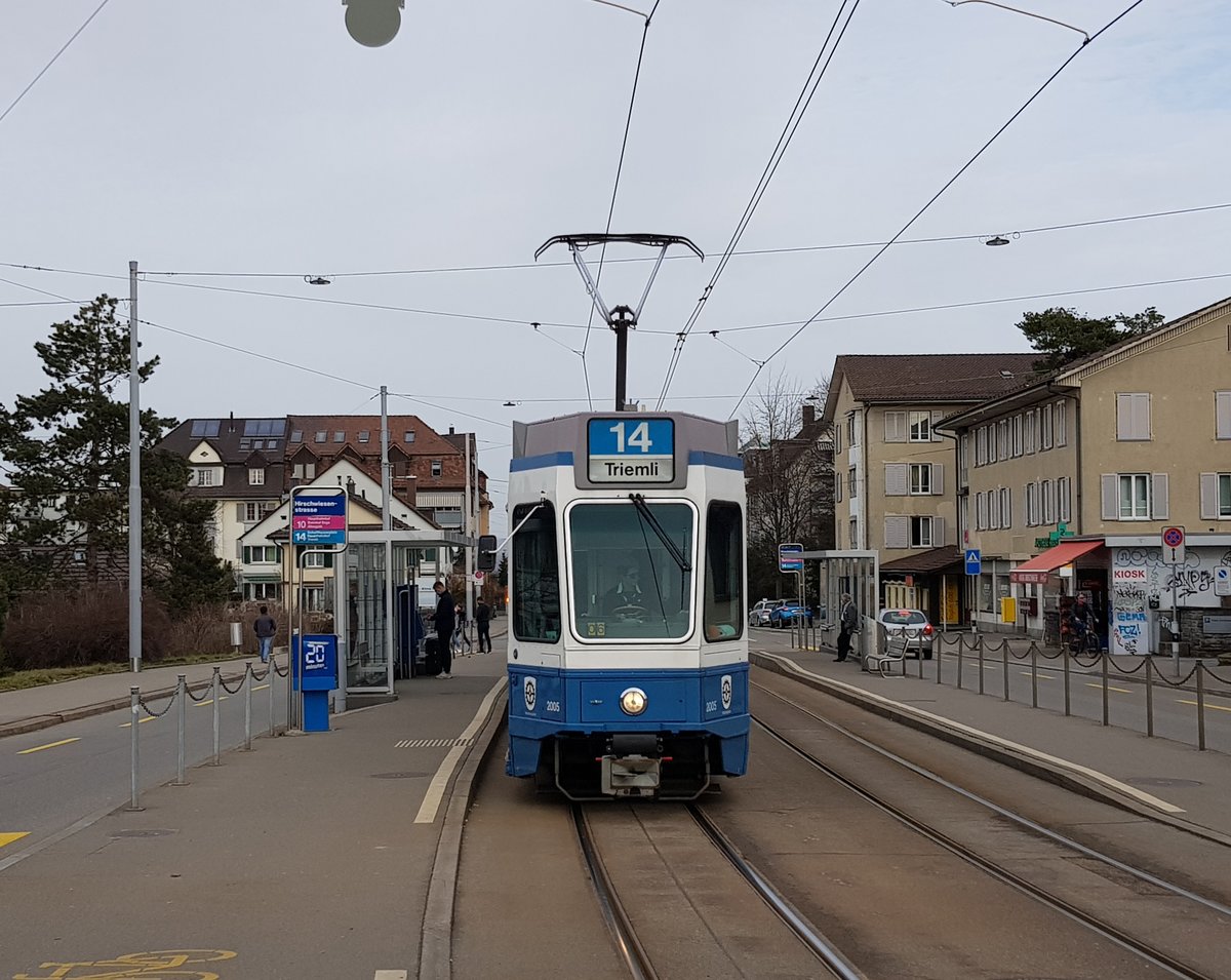 Linie 14 Wagennummer 2005  Industriequartier  an der Haltestelle Hirschwiesenstrasse. Datum: 24. 2. 2021