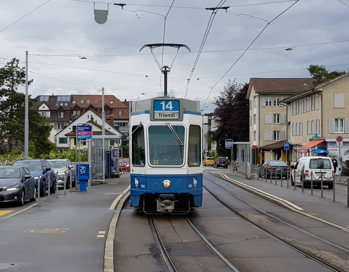 Linie 14 Wagennummer 2043  Rennweg  an der Haltestelle Hirschwiesenstrasse. Datum: 15. 5. 2021