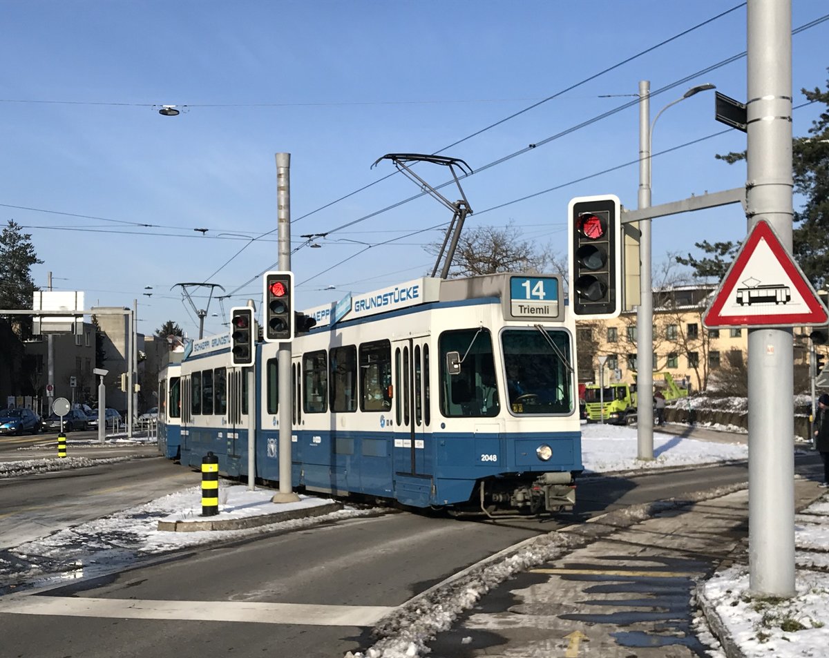 Linie 14 Wagennummer 2048 zwischen Hirschwiesenstrasse und Michbuck. Datum: 10. 2. 2021