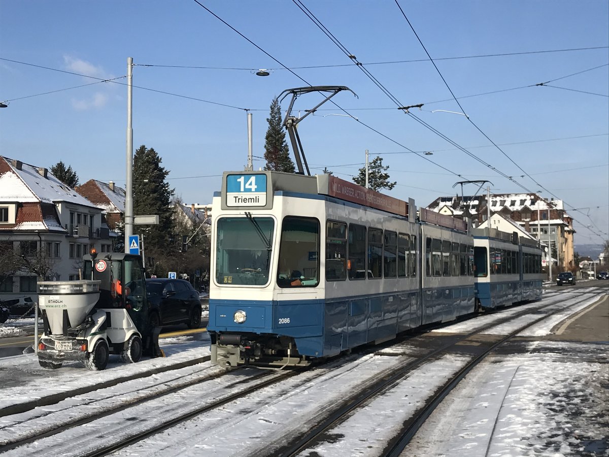Linie 14 Wagennummer 2086 an der Haltestelle Hirschwiesenstrasse. Datum: 12. 2. 2021