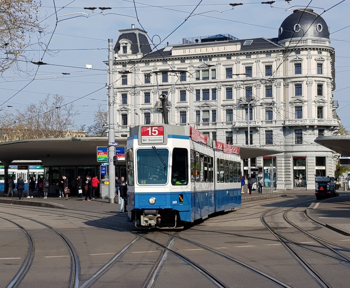 Linie 15 Wagennummer 2008  Friesenberg  beim Bellevue. Datum: 21. 4. 2021