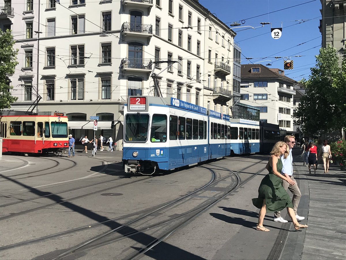 Linie 2 Nr. 2070  Aussersihl + Hard  beim Opernhaus. Datum: 15. 6. 2020