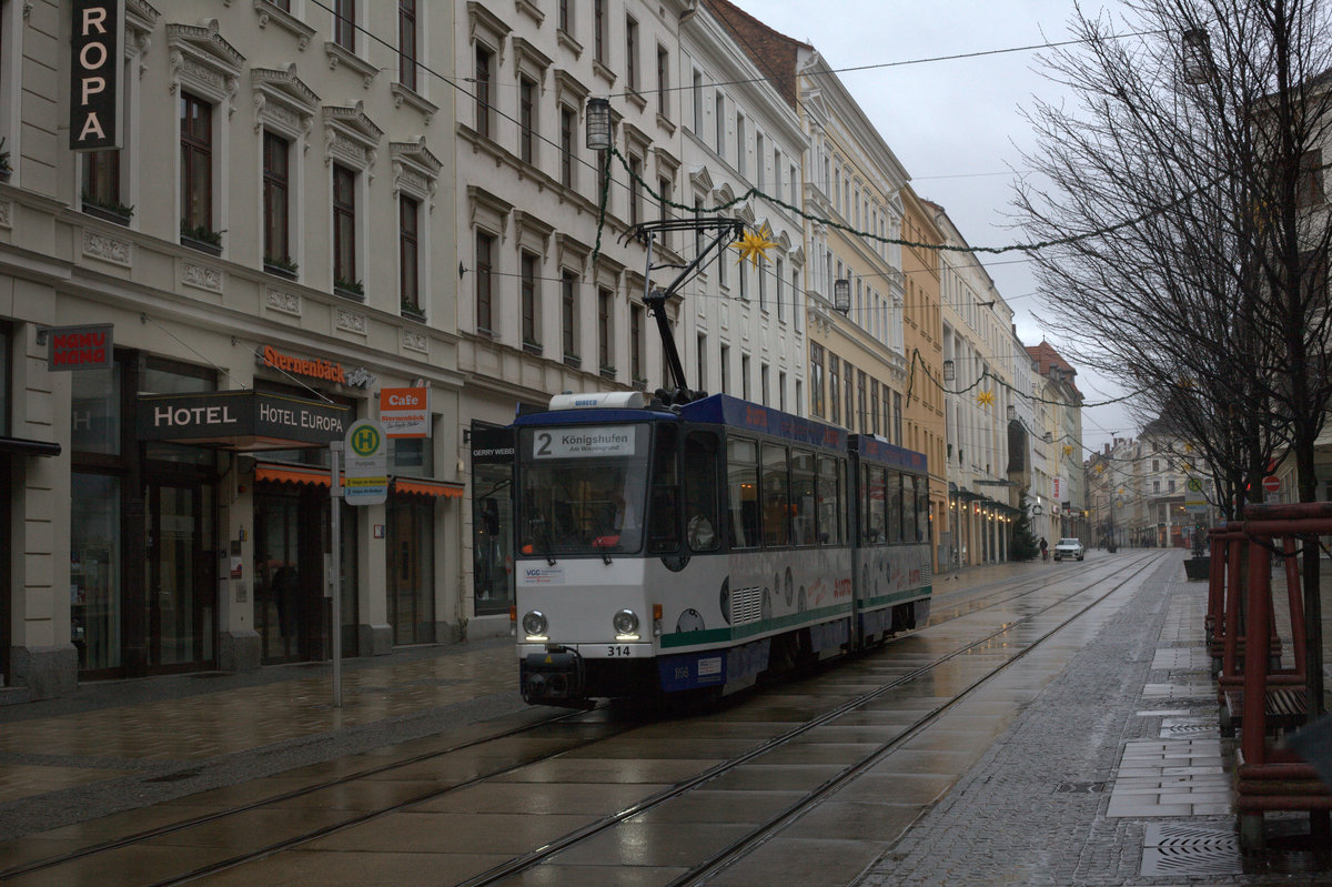 Linie 2 vor dem Hotel Europa in Görlitz. 31.12.2017 12:19 Uhr.Fahrziel Königshufen