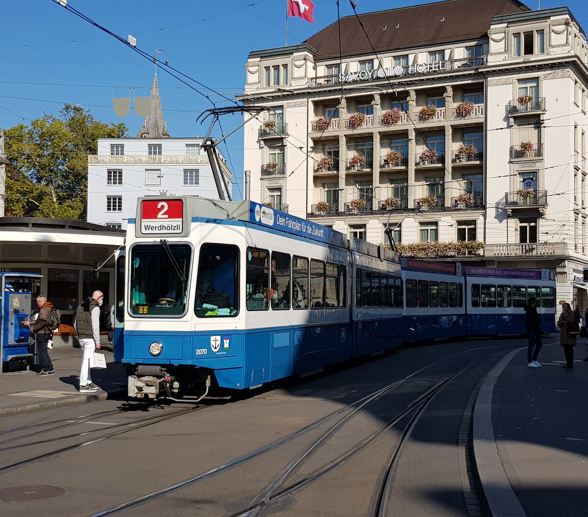Linie 2 Wagennummer 2070  Aussersihl + Hard  beim Paradeplatz. Datum: 16. 10. 2021