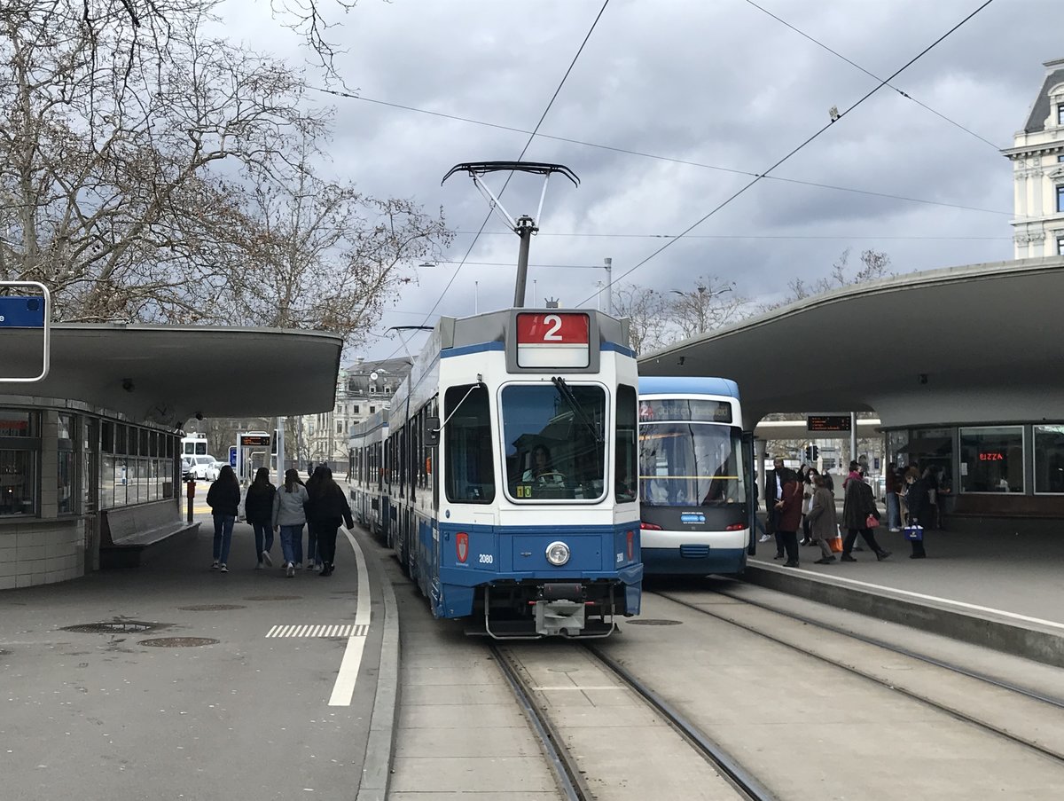 Linie 2 Wagennummer 2080  Schwamendingen  beim Bellevue. Datum: 5. 2. 2021