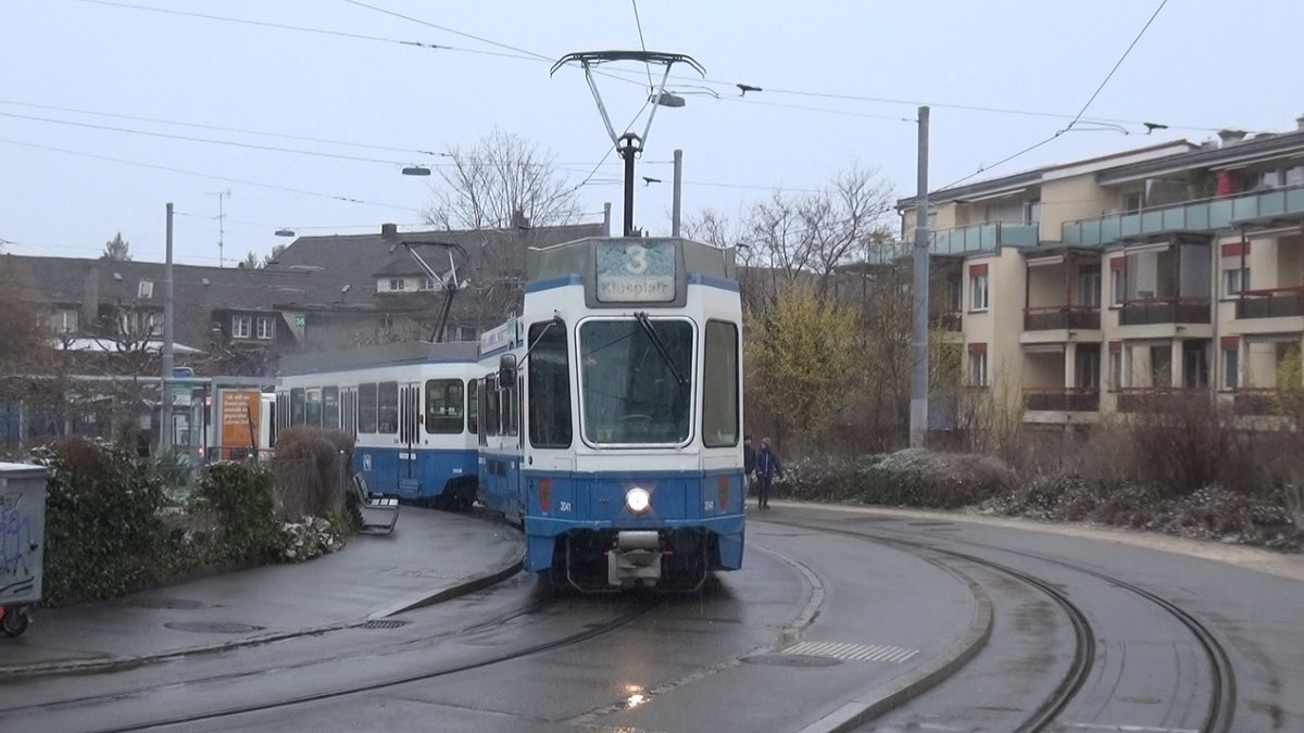 Linie 3 2041  Hottingen  an der Endhaltestelle Albisrieden. Datum: 2. 2. 2020