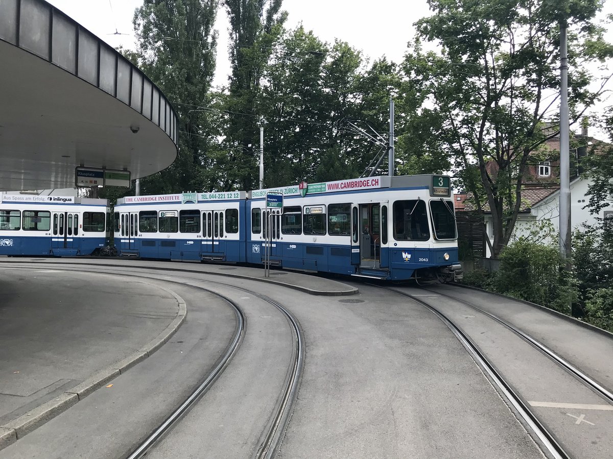 Linie 3 2043 „Rennweg“ am Klusplatz. Datum: 16. 5. 2020