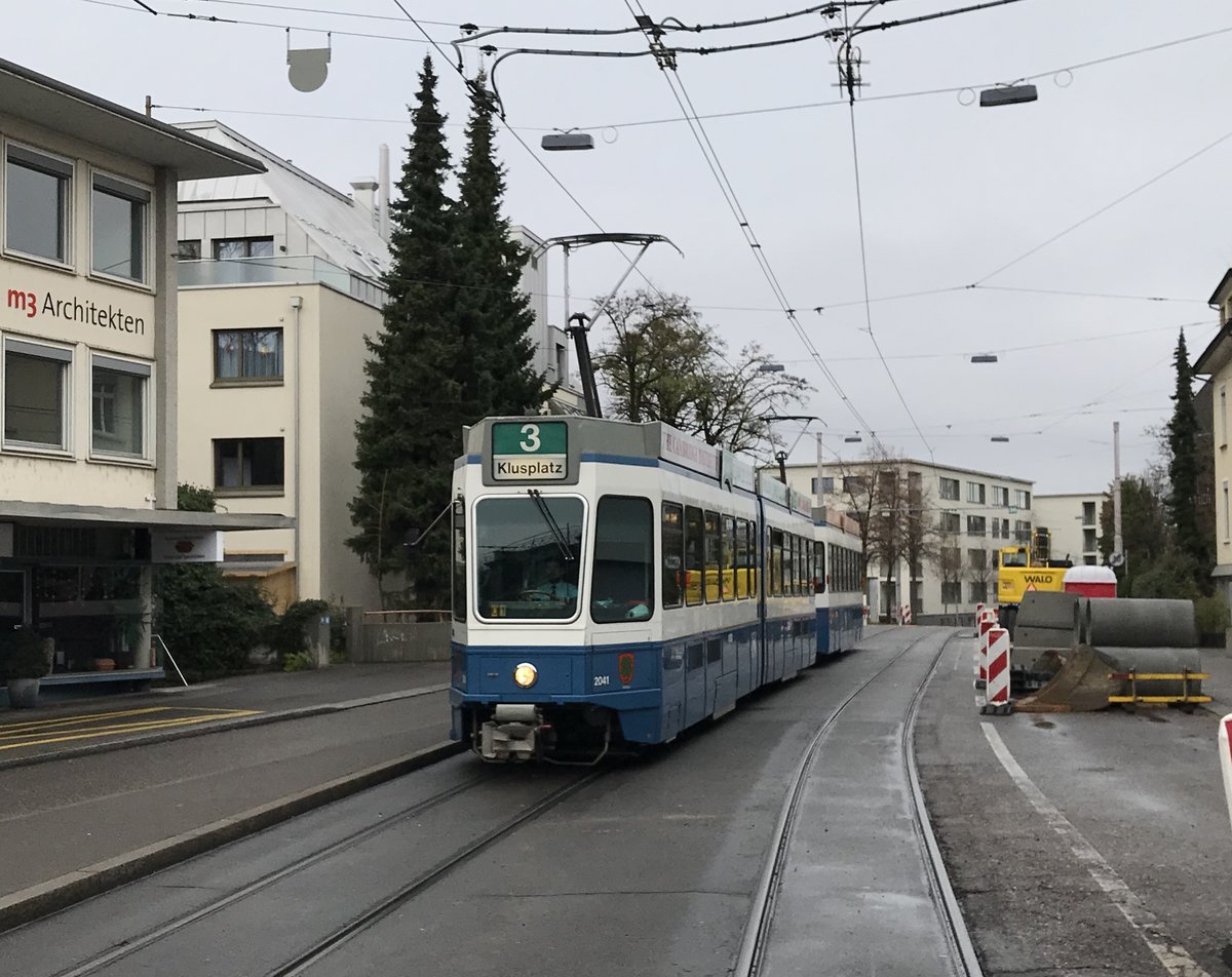 Linie 3 Wagennummer 2041 „Hottingen“ beim Römerhof. Datum: 5. 12. 2020