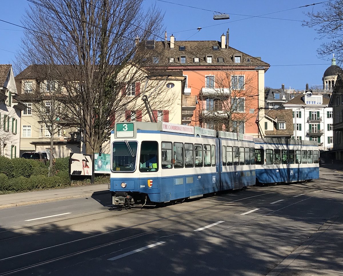 Linie 3 Wagennummer 2044  Wollishofen  zwischen Römerhof und Hottingerplatz. Datum: 20. 2. 2021