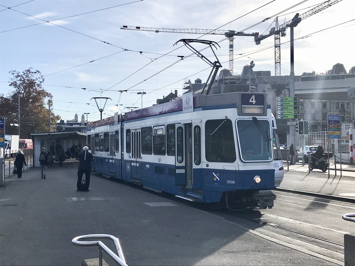Linie 4 Nr. 2009  Triemli  am Bahnhofquai. Datum: 12. 11. 2020