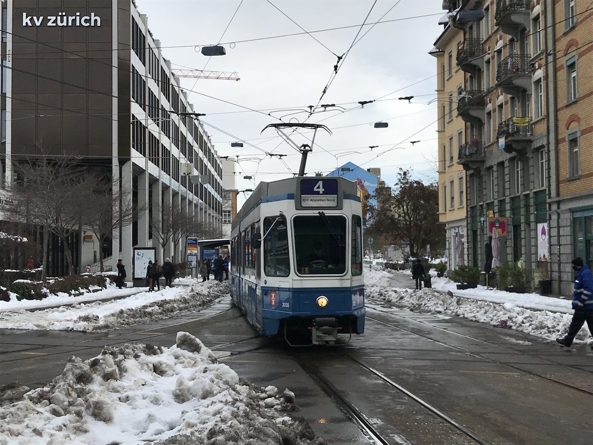 Linie 4 Wagennummer 2038  Witikon  beim Escher-Wyss-Platz. Datum: 17. 1. 2021