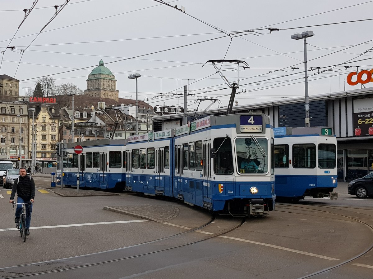Linie 4 Wagennummer 2044  Wollishofen  beim Bahnhofquai. Datum: 24. 2. 2021
