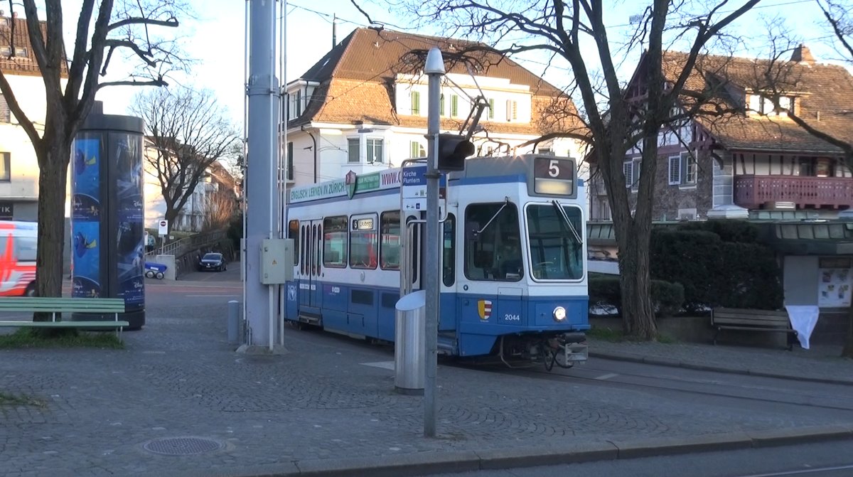 Linie 5 2044  Wollishofen  an der Haltestelle Kirche Fluntern. Datum: 23. 3. 2020