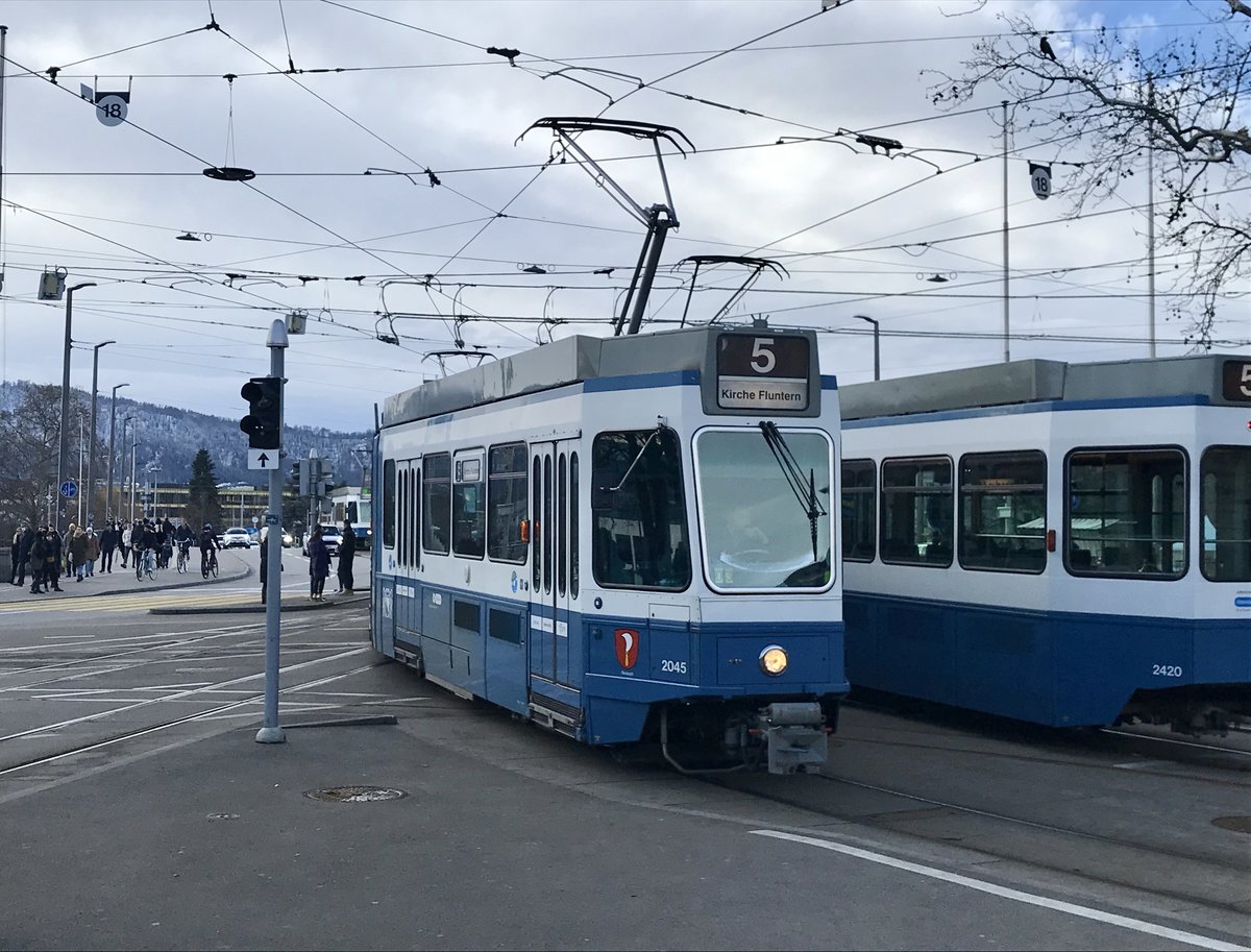 Linie 5 Wagennummer 2045  Riesbach  beim Bellevue. Datum: 23. 1. 2021