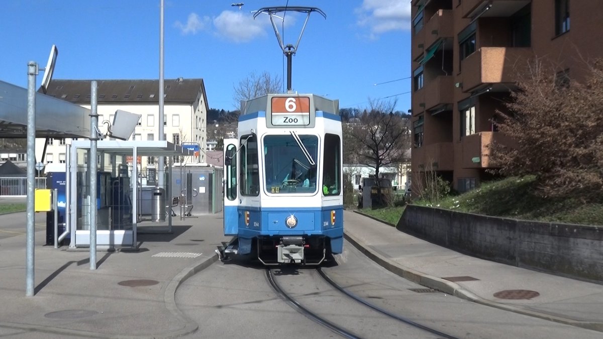 Linie 6 2044  Wollishofen  an der Endhaltestelle Werdhölzli. Datum: 15. 3. 2020