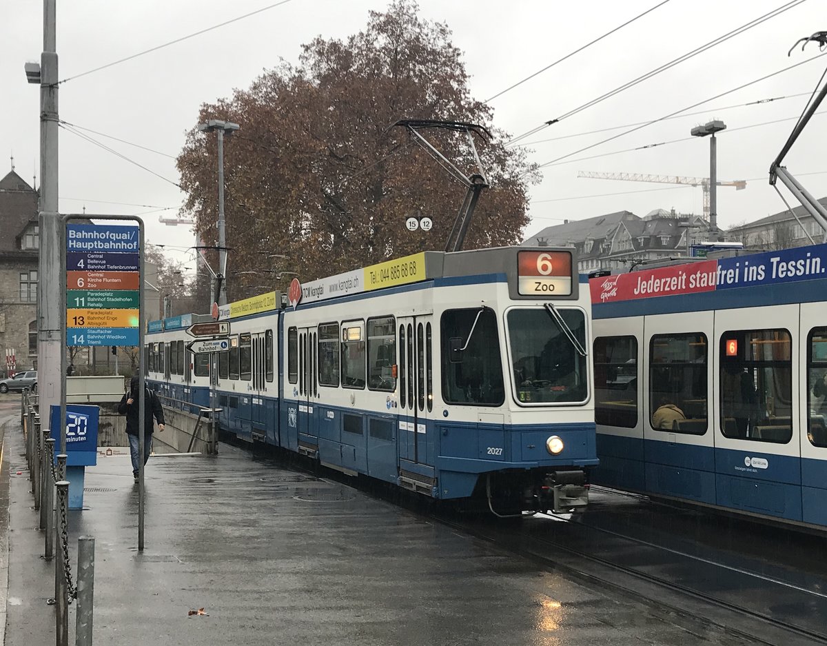 Linie 6 Wagennummer 2027 am Bahnhofquai. Datum: 18. 11. 2020