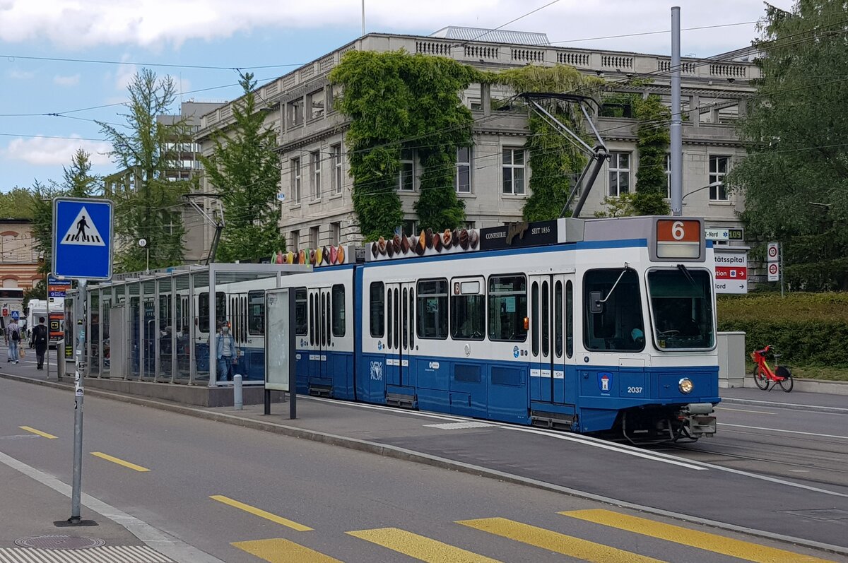 Linie 6 Wagennummer 2037  Oberstrass  an der Haltestelle ETH/Universitätsspital. Datum: 22. 5. 2021
