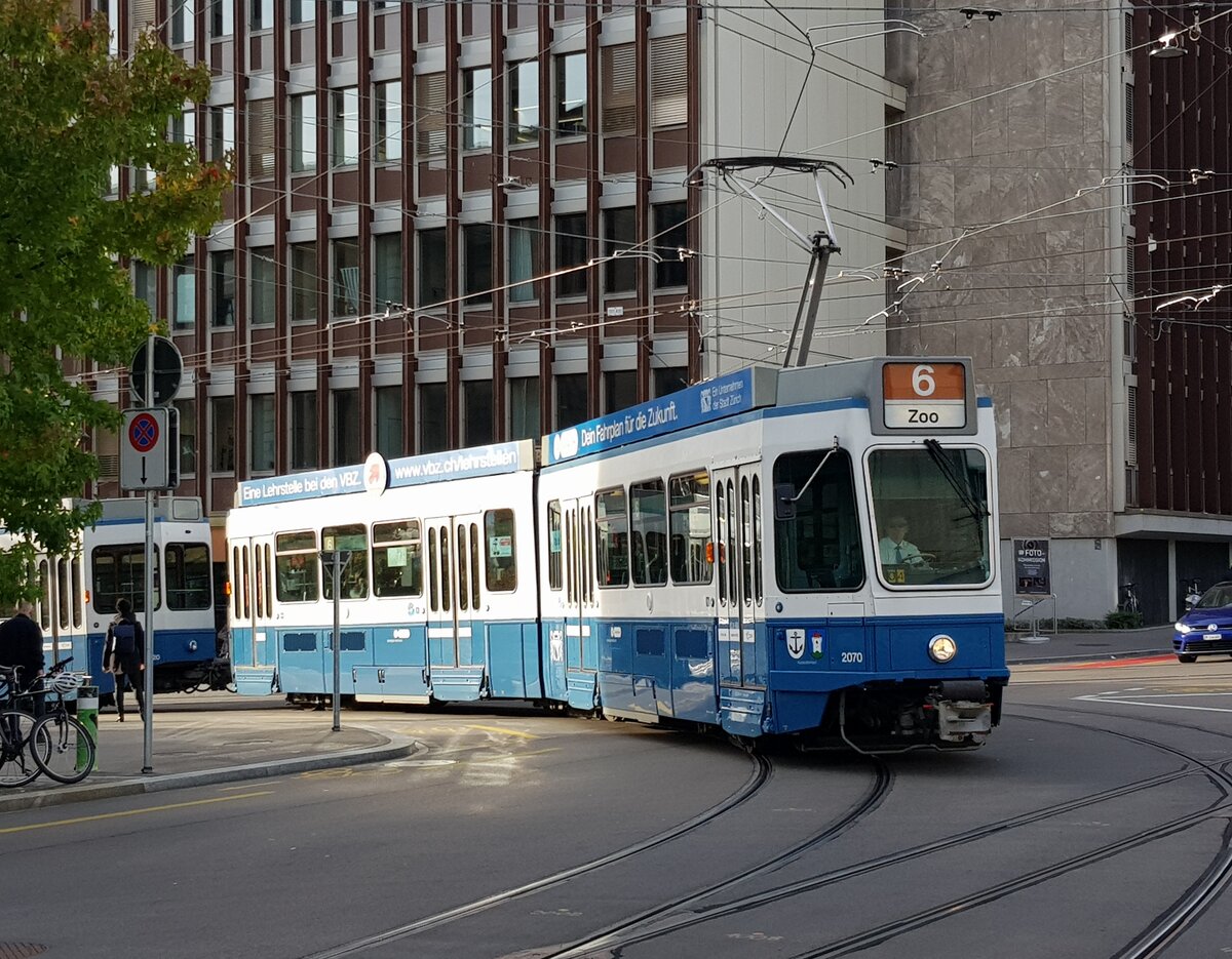 Linie 6 Wagennummer 2070  Aussersihl + Hard  bei der ETH. Datum: 11. 10. 2021