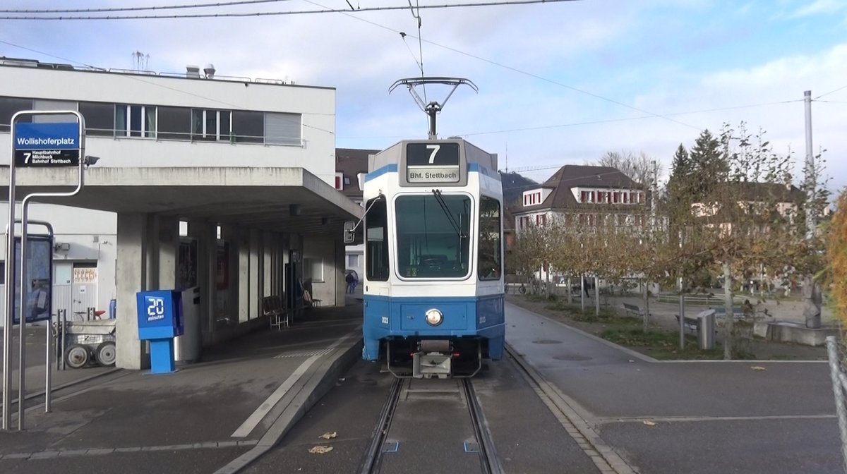 Linie 7 2023 an der Endhaltestelle Wollishofen. Datum: 14. 10. 2019
