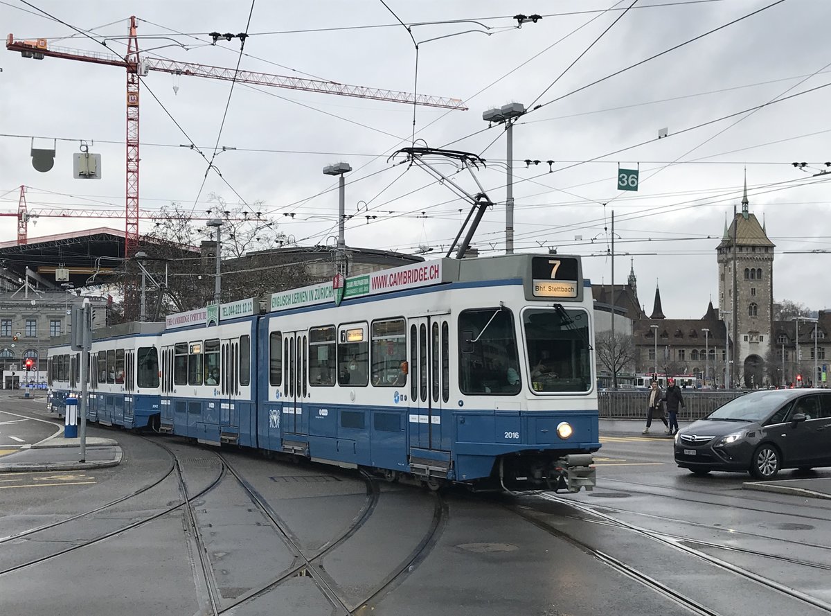 Linie 7 Wagennummer 2016 beim Central. Datum: 26. 1. 2021