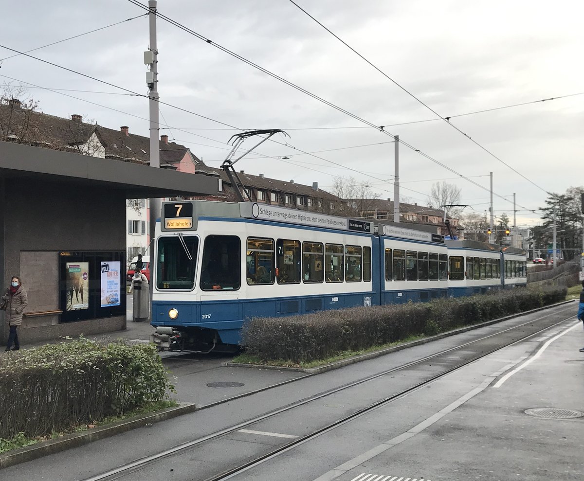 Linie 7 Wagennummer 2017 beim Milchbuck. Datum: 12. 12. 2020