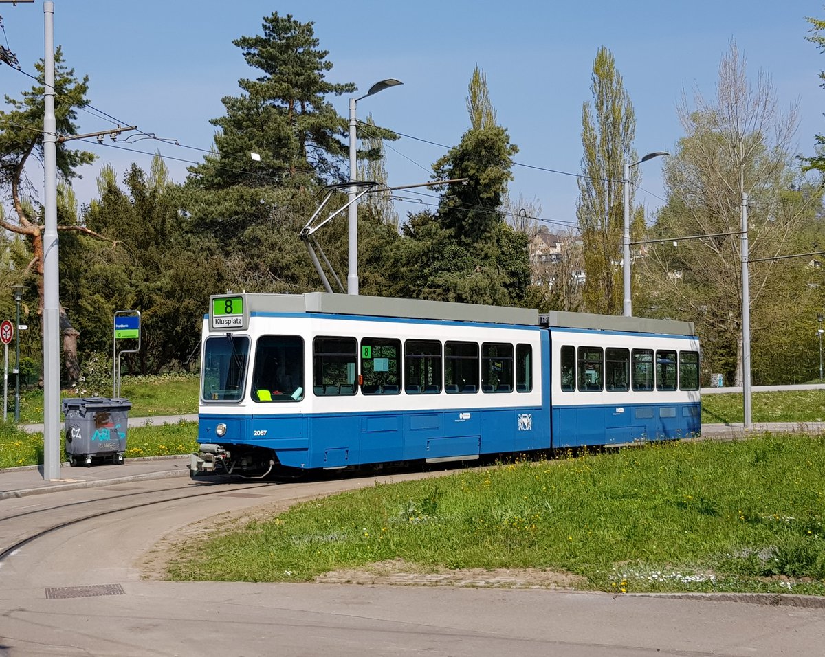 Linie 8 Wagennummer 2087 an der Endhaltestelle Hardturm. Datum: 21. 4. 2021