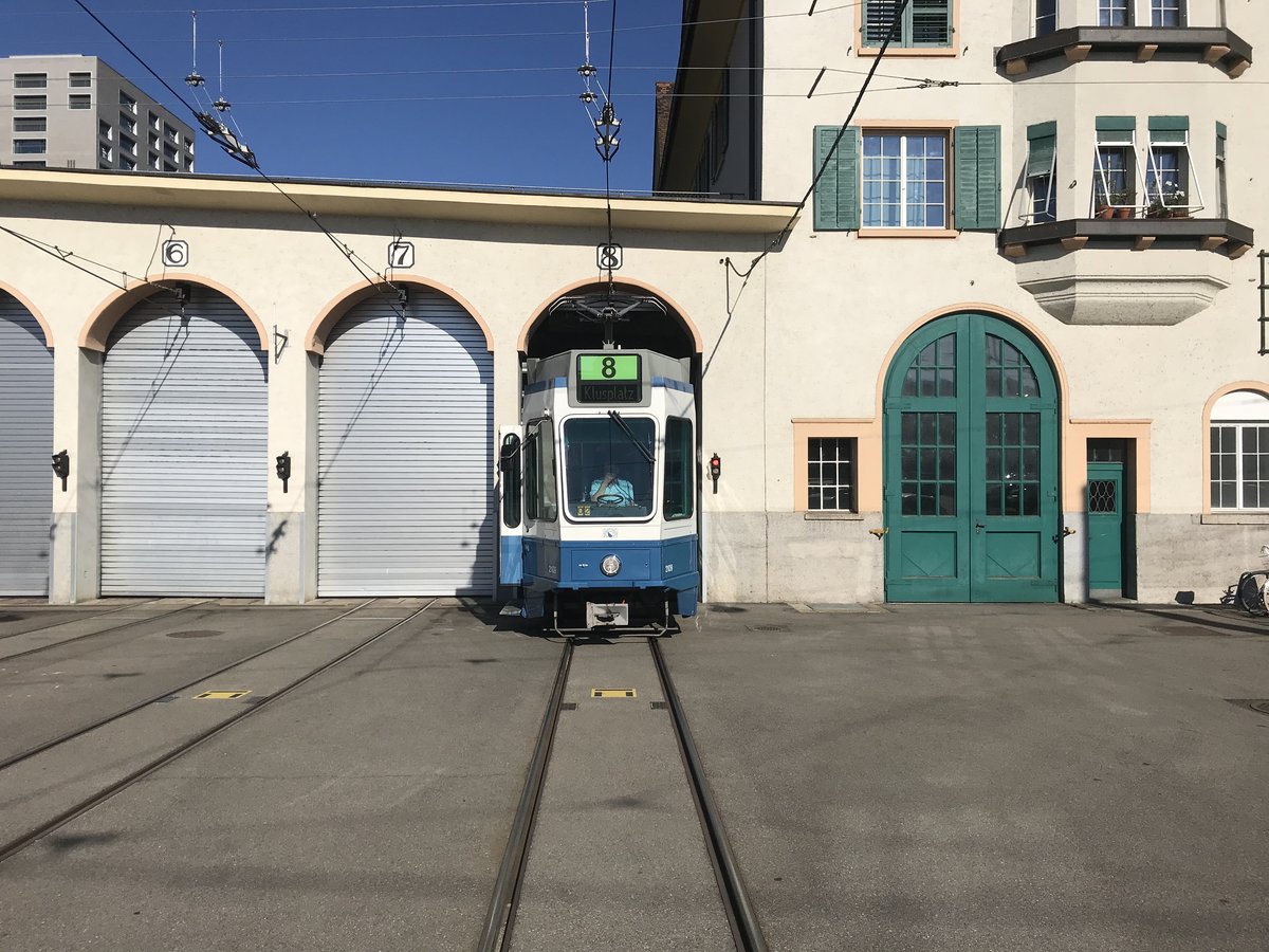 Linie 8 Wagennummer 2109 vor der Depothalle Hard. Datum: 4. 8. 2020