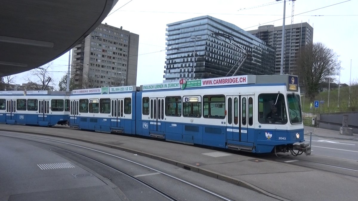 Linie 9 2043  Rennweg  an der Endhaltestelle Triemli. Datum: 15. 3. 2020