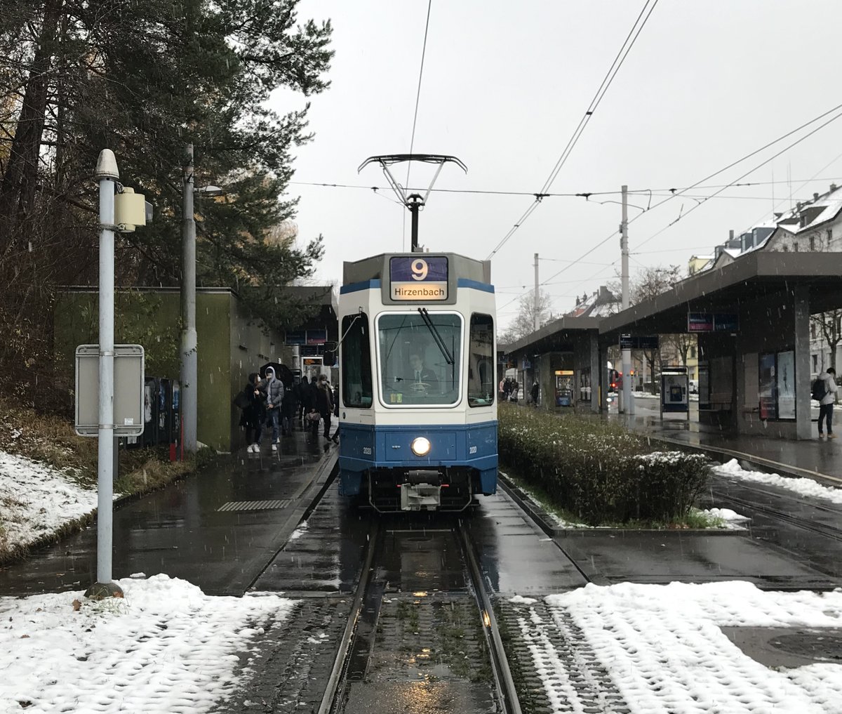 Linie 9 Wagennummer 2020 beim Milchbuck. Datum: 1. 12. 2020