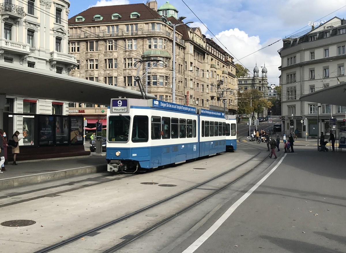 Linie 9 Wagennummer 2024 am Bellevue. Datum: 18. 10. 2020