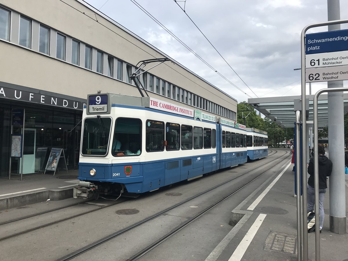 Linie 9 Wagennummer 2041  Hottingen  am Schwamendingerplatz. Datum: 8. 6. 2020