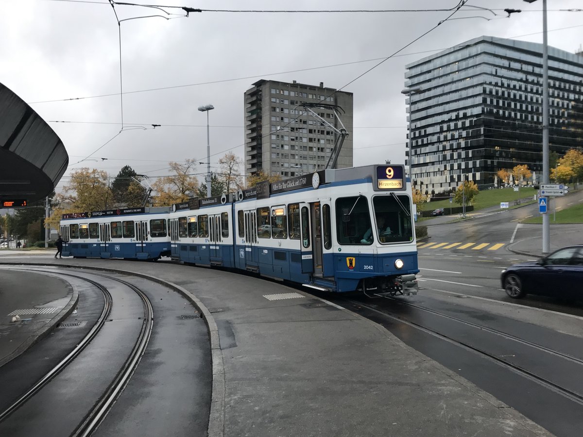 Linie 9 Wagennummer 2042  Altstetten  beim Triemli. Datum: 15. 10. 2020