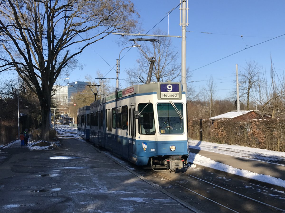 Linie 9 Wagennummer 2043 „Rennweg“ kurz vor der Endhaltestelle Hirzenbach. Datum: 10. 2. 2021