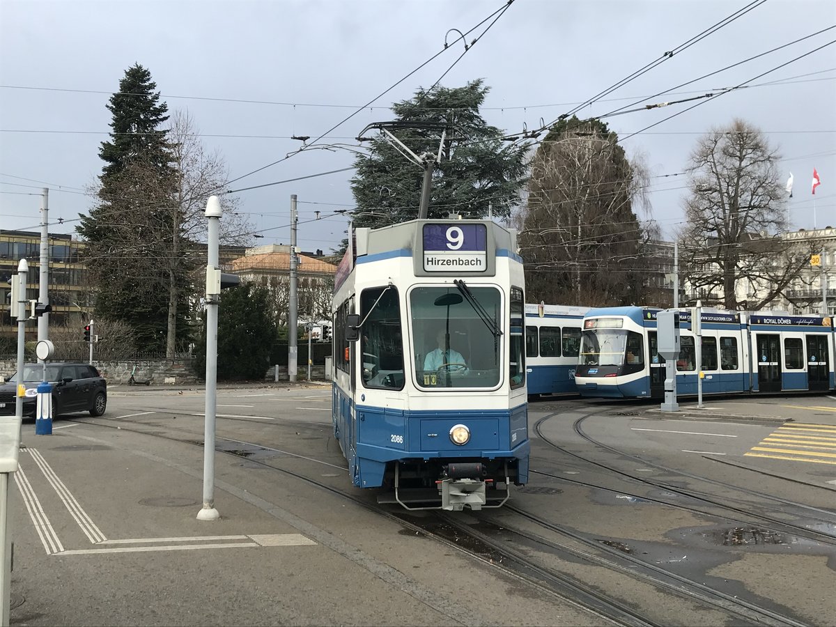 Linie 9 Wagennummer 2086 beim Bürkliplatz. Datum: 24. 12. 2020