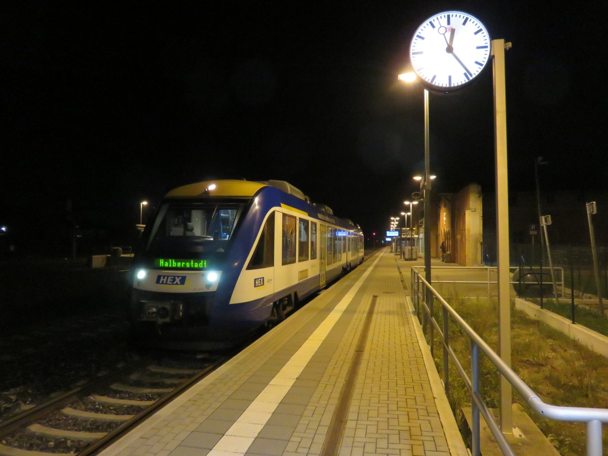 Lint 41 HEX am 04.10.2014 eingefahren aus Thale im Bahnhof von Halbersadt 