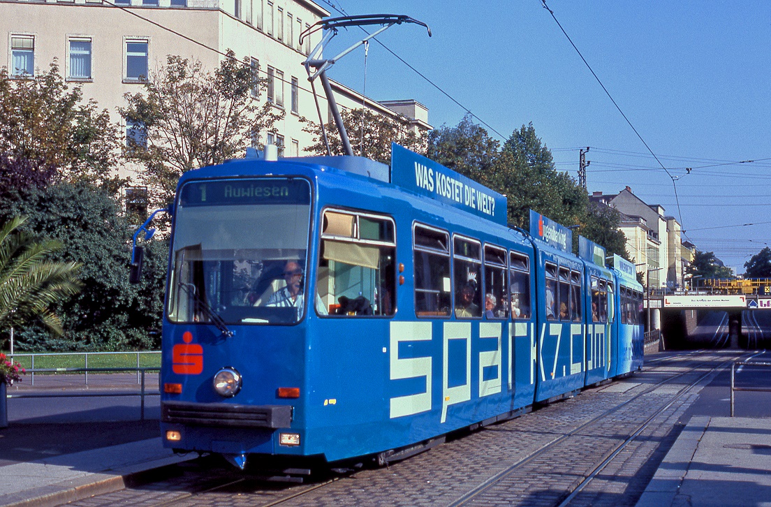 Linz 47, Blumenauer Platz, 18.08.2001.