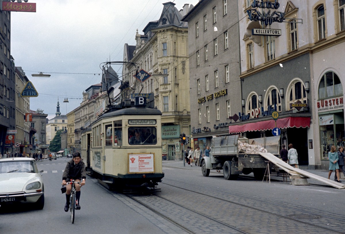 Linz ESG SL B Landstraße am 16. Juni 1971. - Scan von einem Farbnegativ. Film: Kodacolor X. Kamera: Kodak Retina Automatic II.