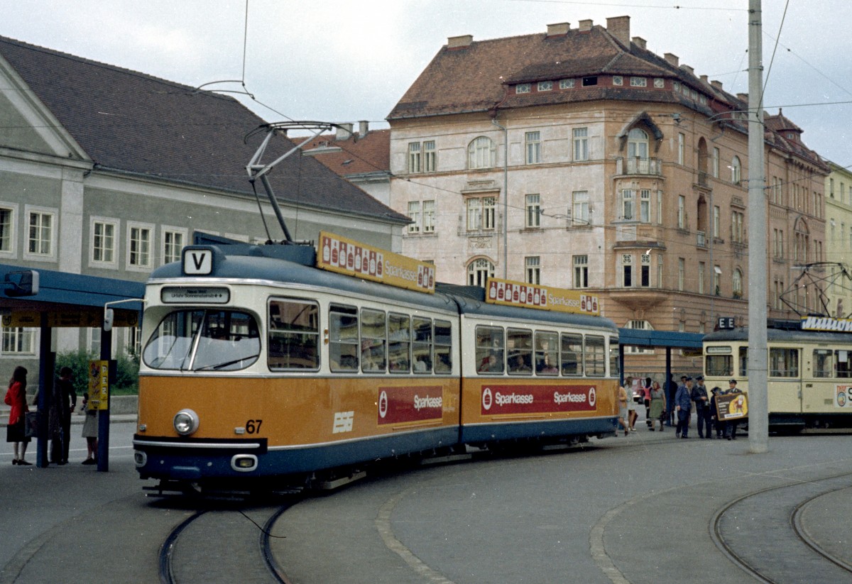 Linz ESG SL V (Lohner GT6 67) Urfahr, Sonnensteinstraße am 16. Juni 1971. - Scan von einem Farbnegativ. Film: Kodacolor X. Kamera: Kodak Retina Automatic II.