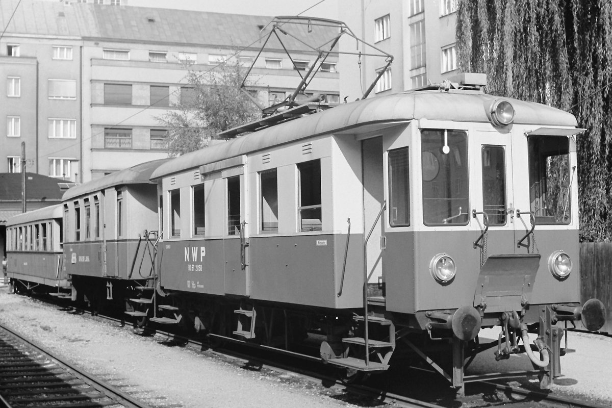 Linzer Lokalbahn BDiET 21 150 + BPu 22 252 + B4i 20 212, Linz Lokalbahnhof, 07.09.1976
