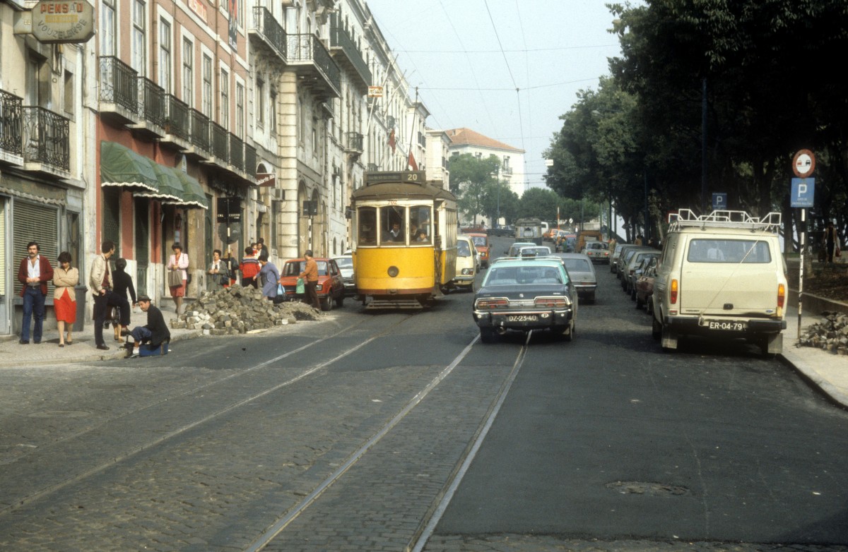 Lisboa / Lissabon Carris SL 20 (Tw 702) Rua de S. Pedro d'Alcântara im Oktober 1982.