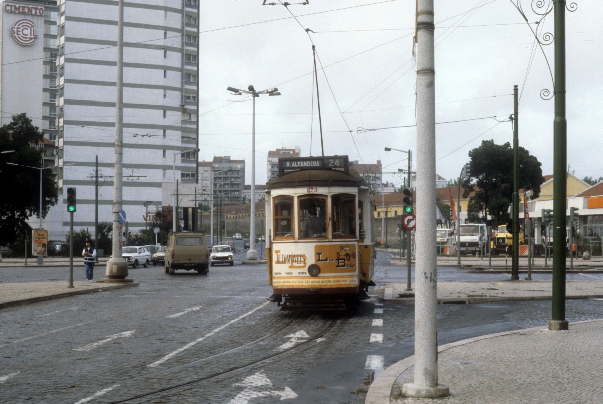 Lisboa / Lissabon Carris SL 24 (Tw 273) Avenida Engenheiro Duarte Pacheco im Oktober 1982.