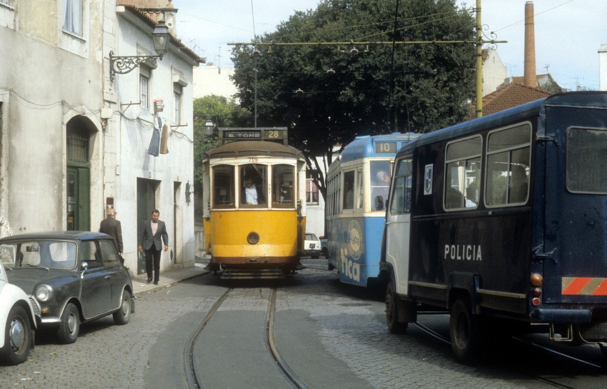 Lisboa / Lissabon Carris SL 28 (Tw 719) im Oktober 1982.